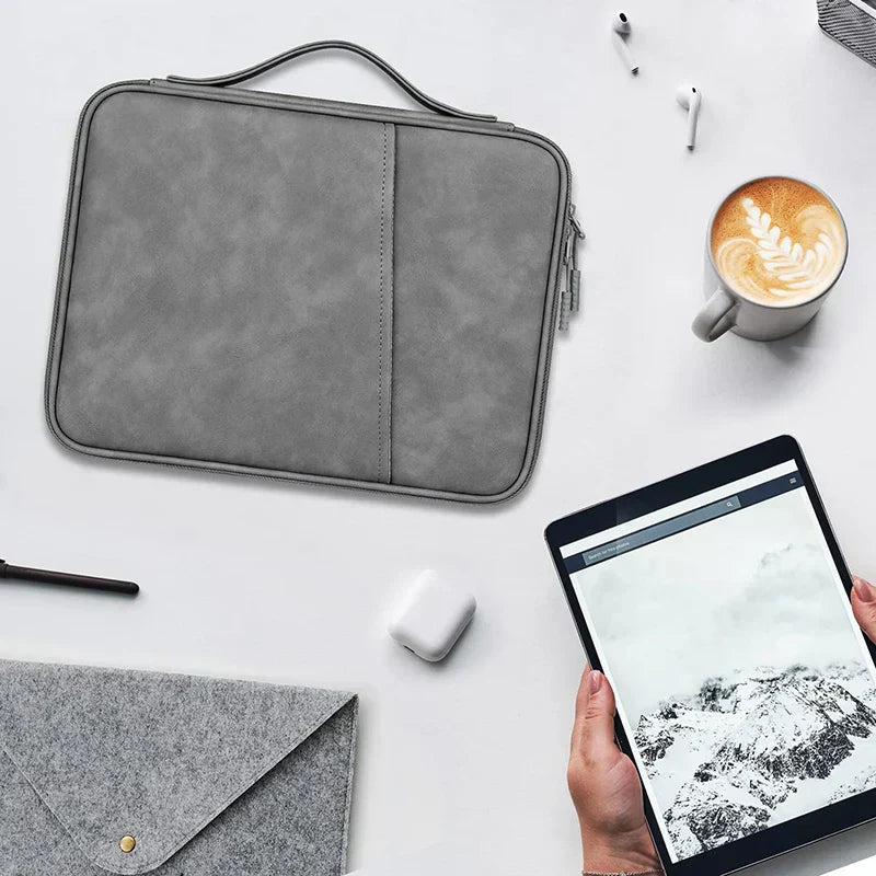 Housse de Rangement Stylée & Multi-Compartiments – Tablettes 10-13’’